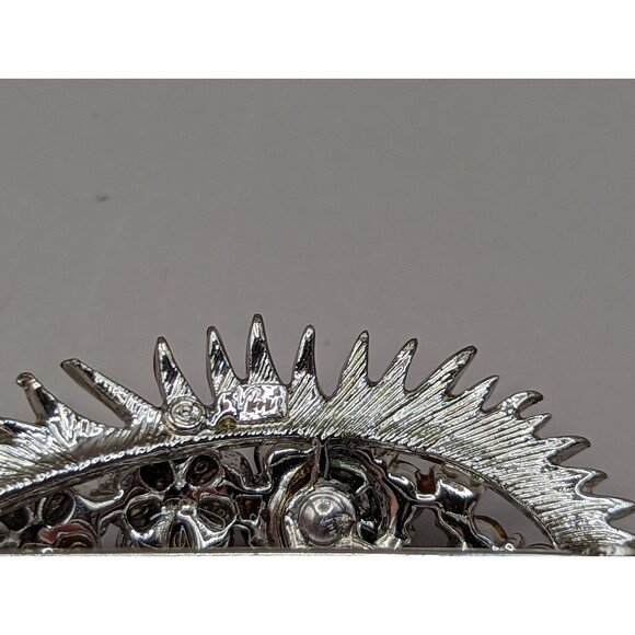 Vintage Coro Leaf Brooch - Picture 6 of 6